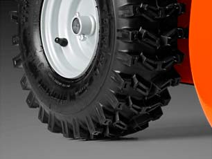 X-trac, neumáticos de gran rodadura - Soplanieves Husqvarna ST 227P